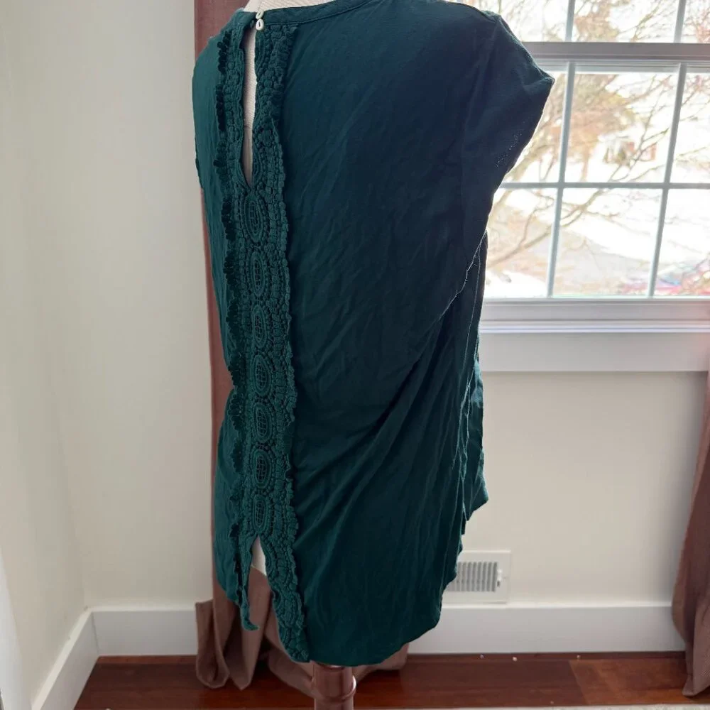 Daniel Rainn Emerald Green Top with Crochet Neckline Large - Picture 4 of 9